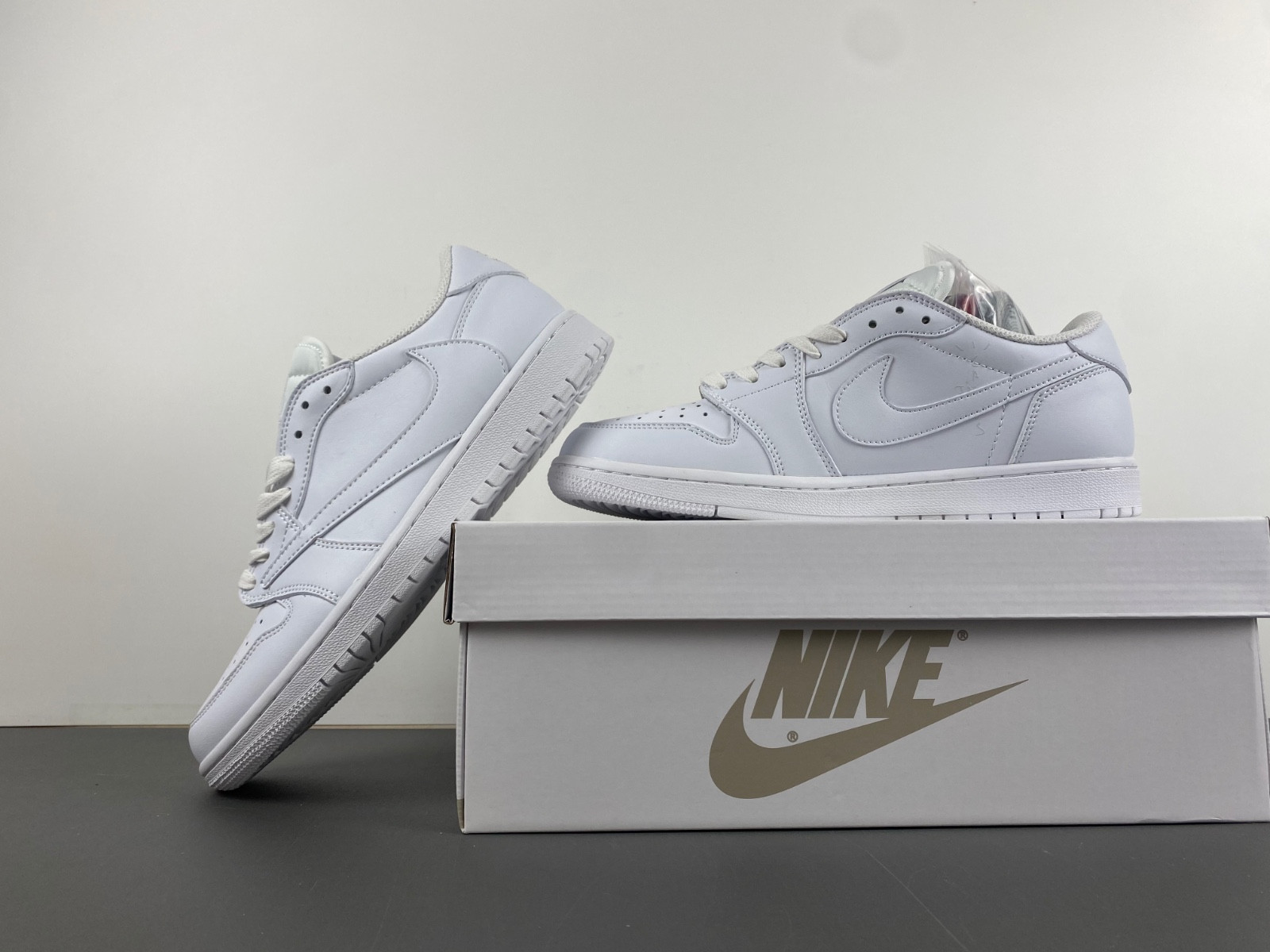 Travis Scott x Air Jordan 1 Low DM7866-292