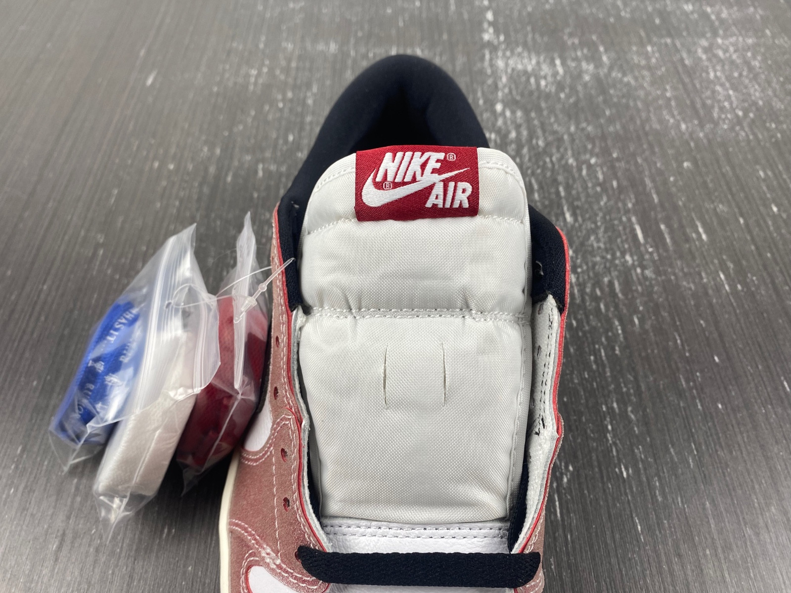 Trophy Room x Air Jordan 1 Low FN0432-017
