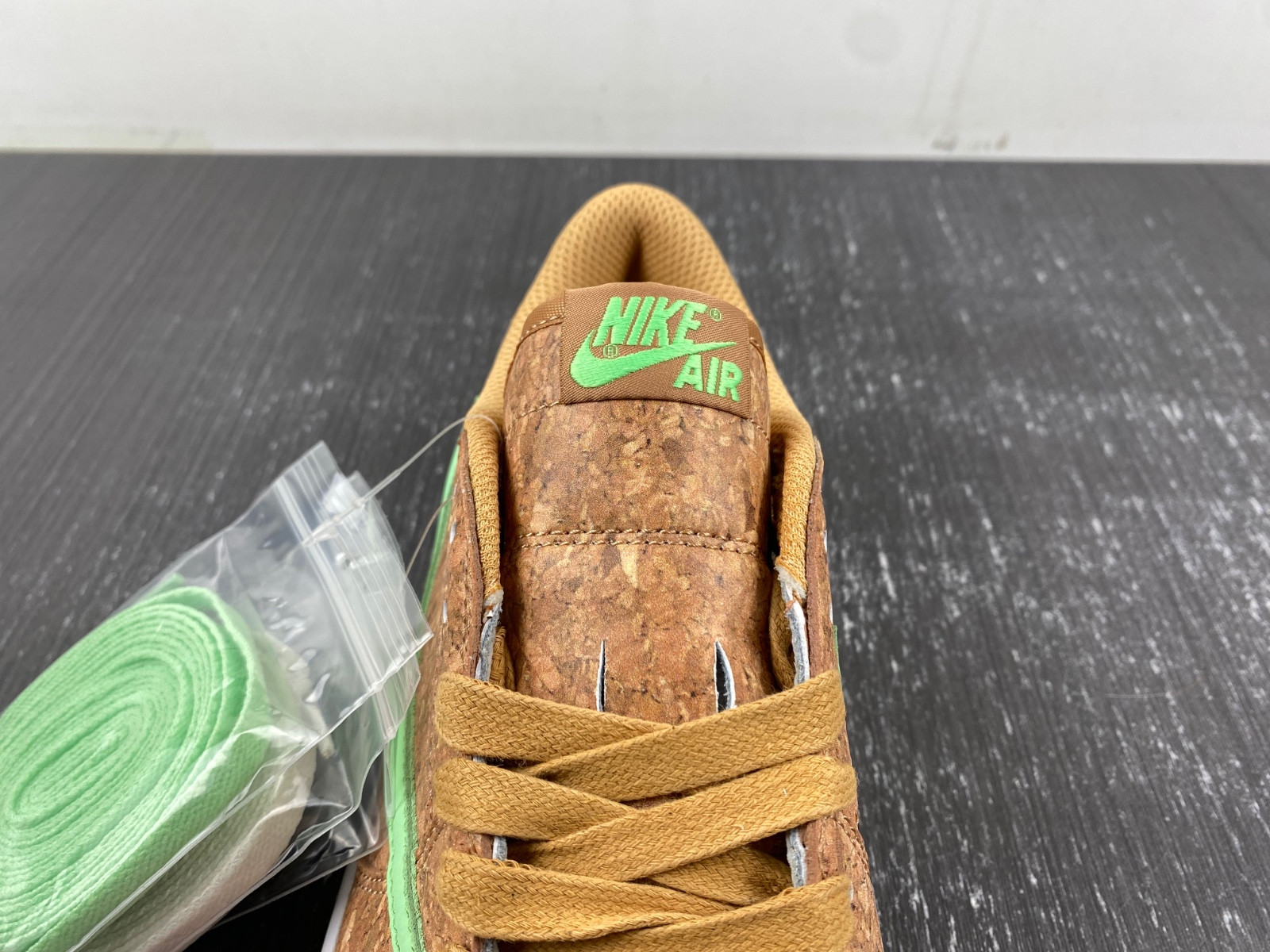 Travis Scott x Air Jordan 1 Low DM7866-922