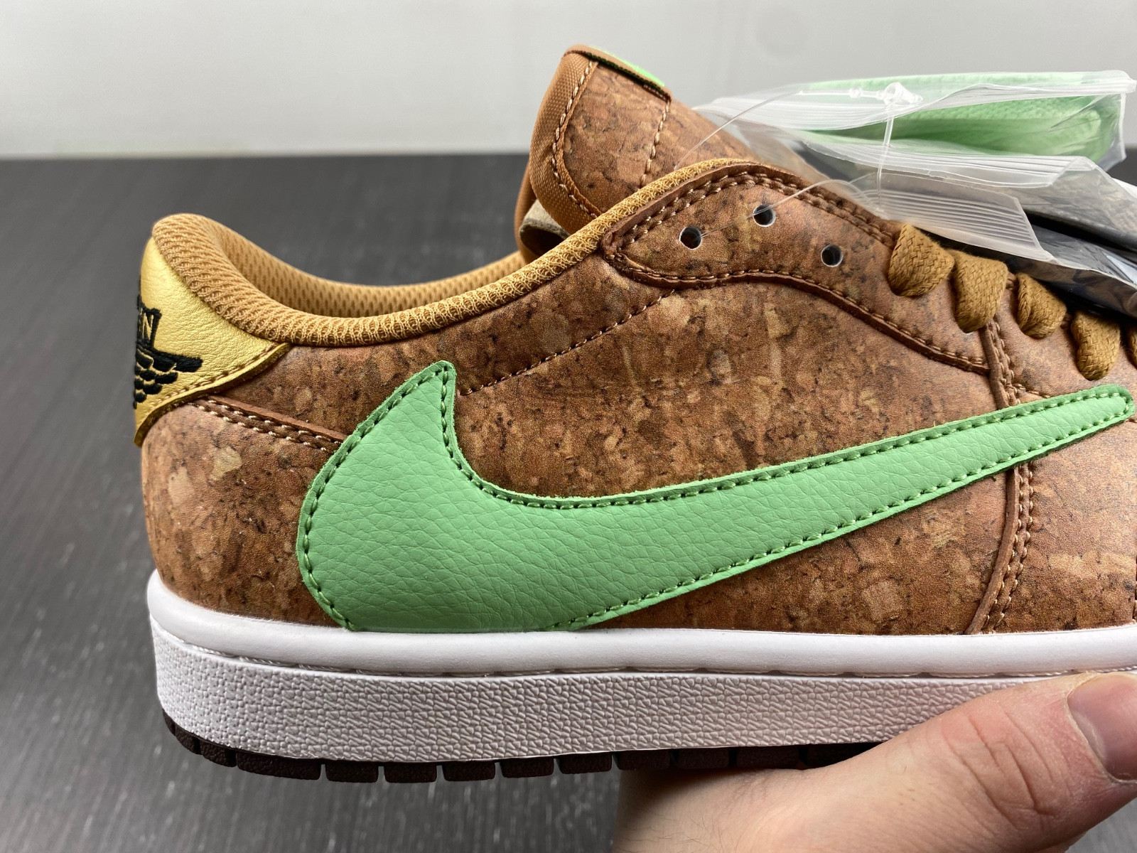 Travis Scott x Air Jordan 1 Low DM7866-922