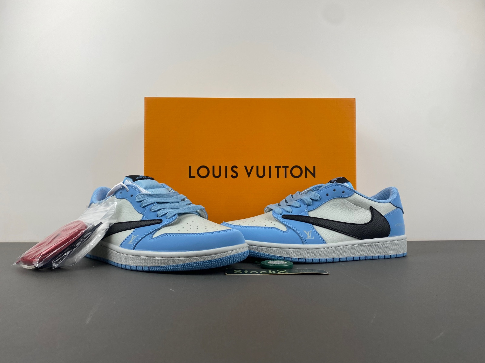 Travis Scott x Air Jordan DM7866-107