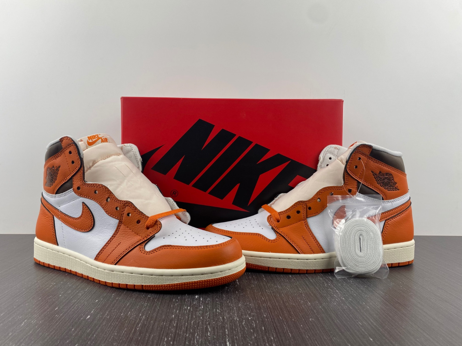 Air Jordan 1 High OG WMNS “Starfish” DO9369-101