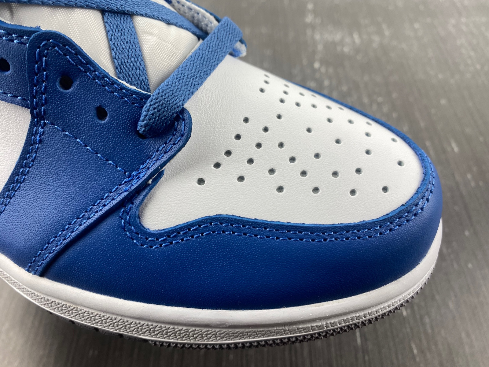 Air Jordan 1 High OG “True Blue” DZ5485-410