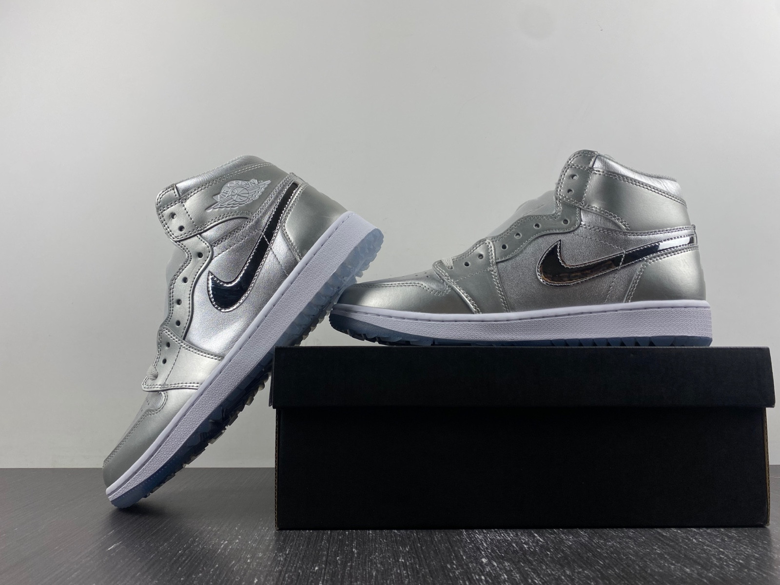 Air Jordan 1 High Golf “Gift Giving” FD6815-001