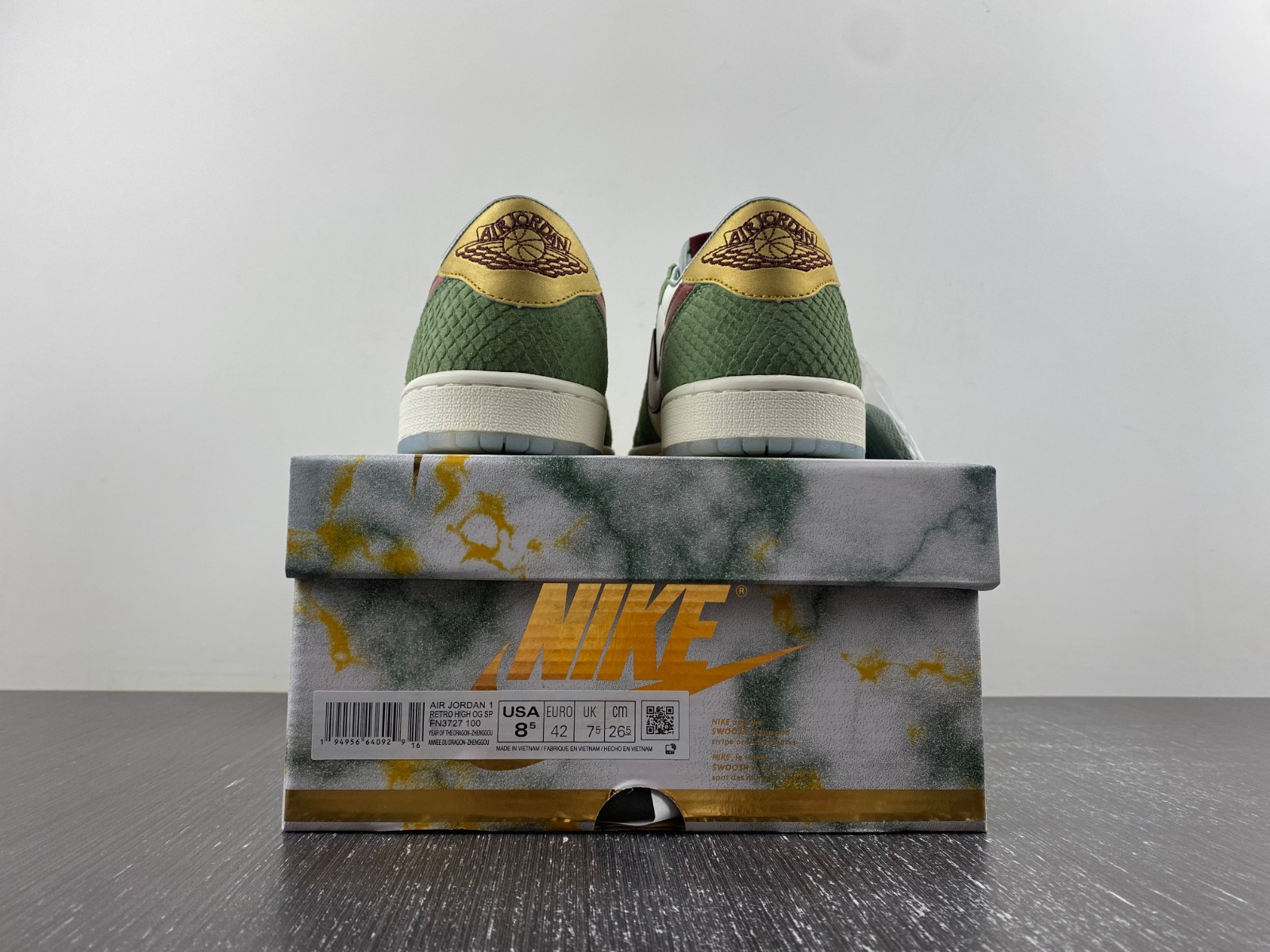 Air Jordan 1 Low OG “Year of the Dragon” FN3727-100
