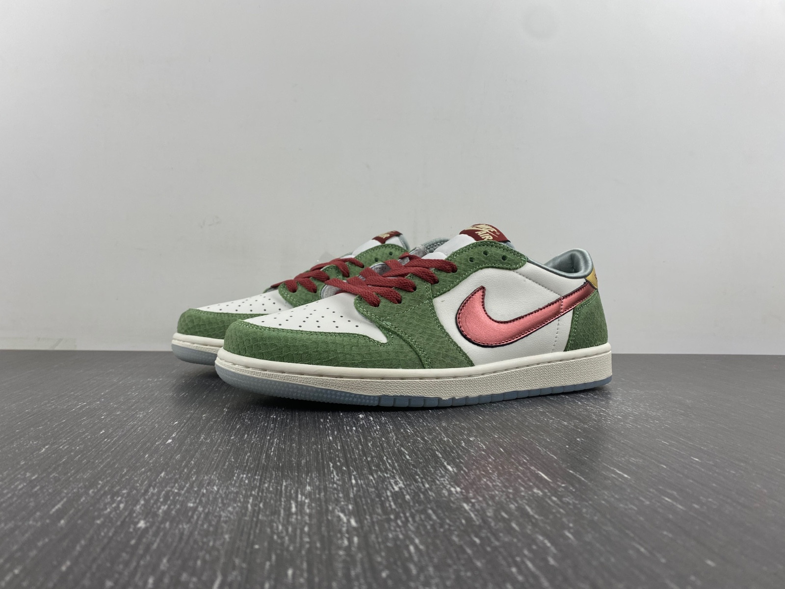 Air Jordan 1 Low OG “Year of the Dragon” FN3727-100