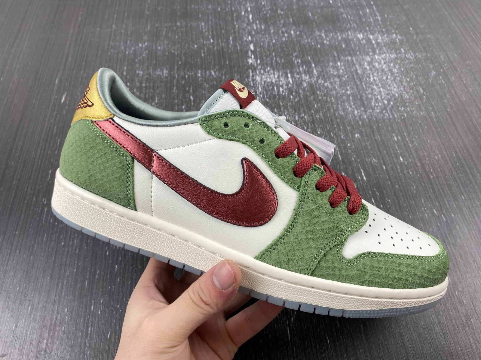 Air Jordan 1 Low OG “Year of the Dragon” FN3727-100