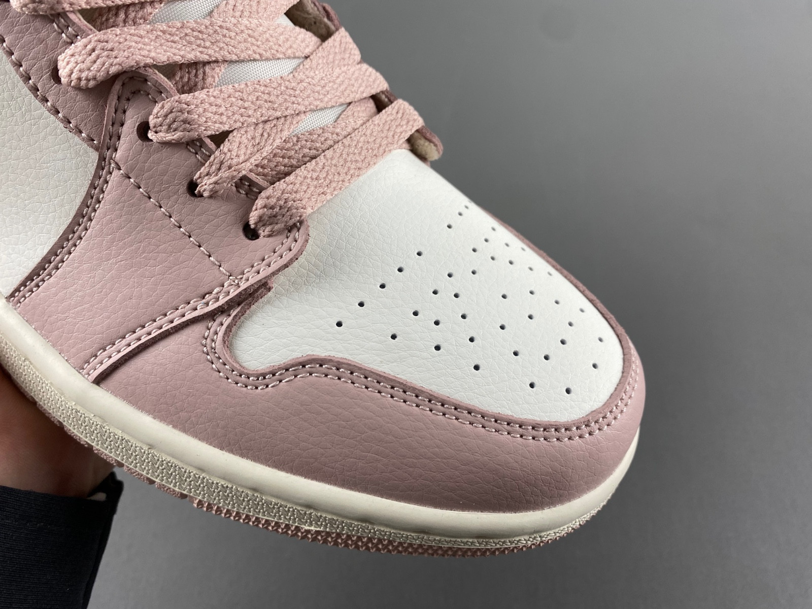 Air Jordan 1 Mid Feasts BQ6472-620