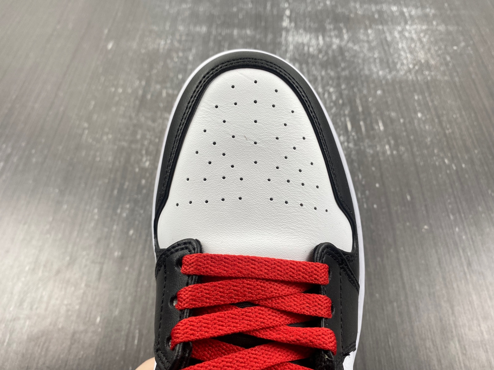 Air Jordan 1 Mid “Gym Red” DQ8426-106