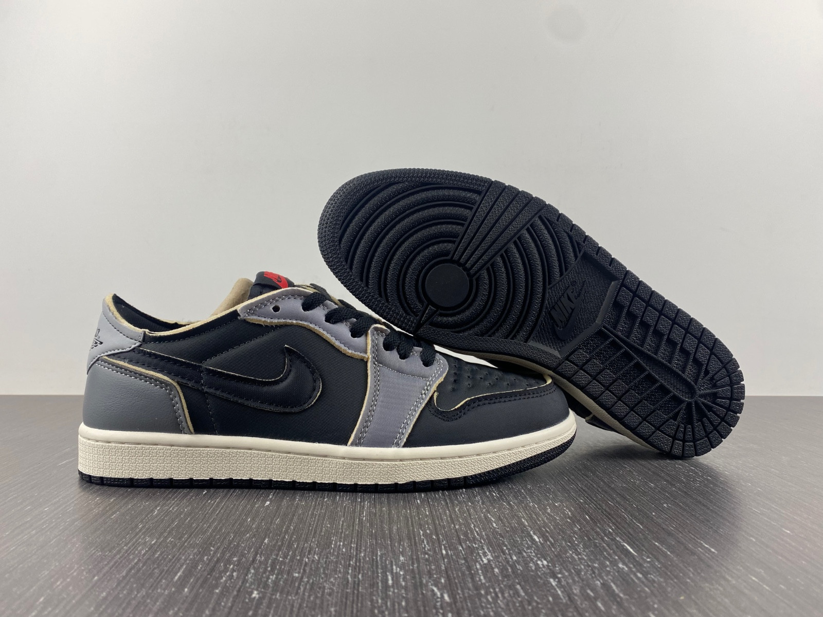Jordan 1 Low OG EX Black Smoke Grey DV0982-006