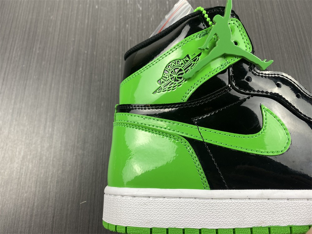 Air Jordan 1 High 555088-030-01