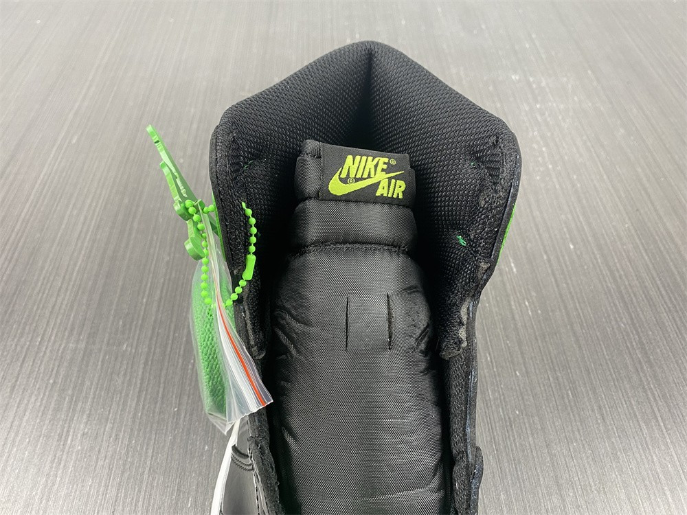 Air Jordan 1 High 555088-030-01