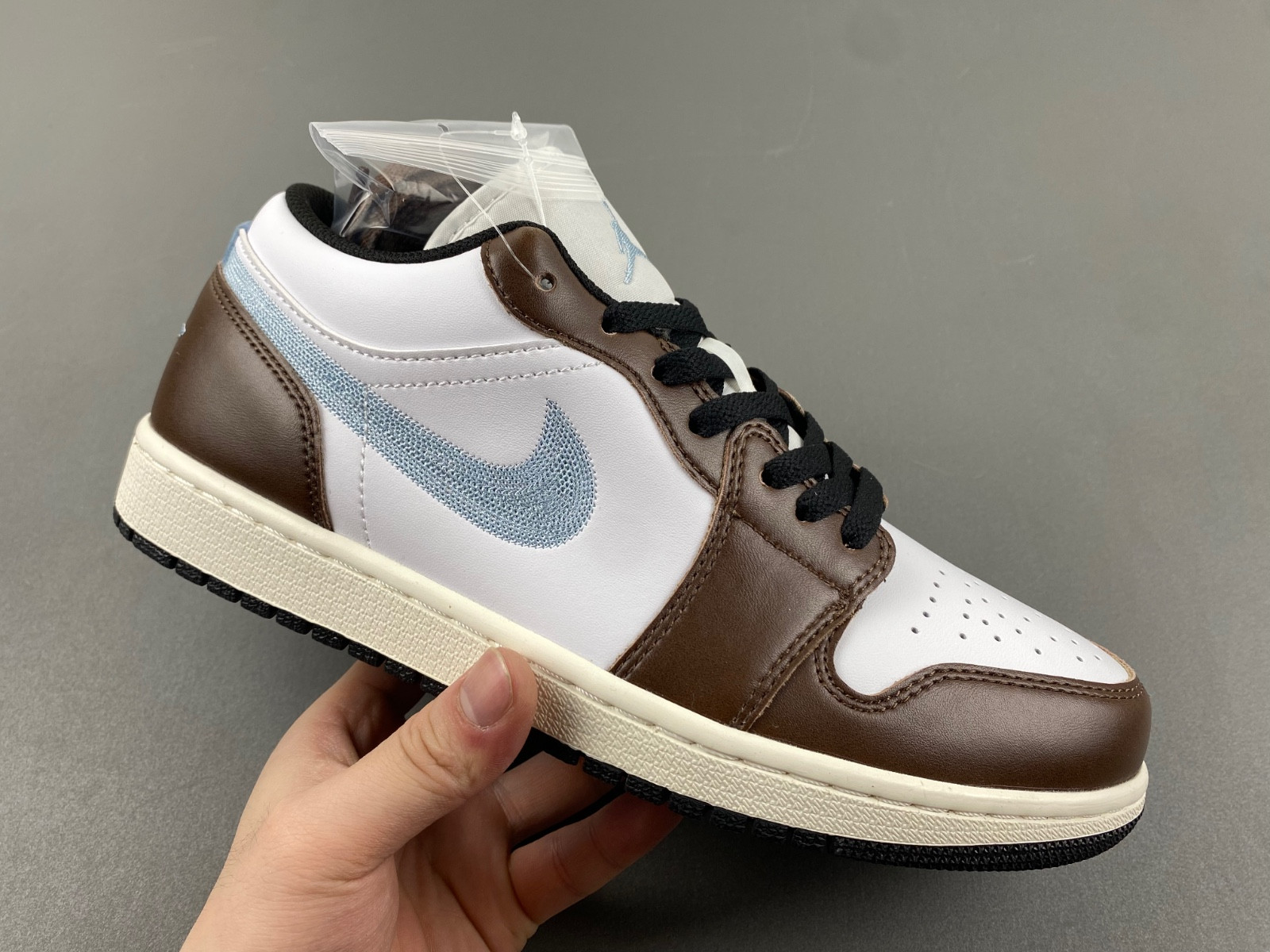 Air Jordan 1 Low FQ8156-142