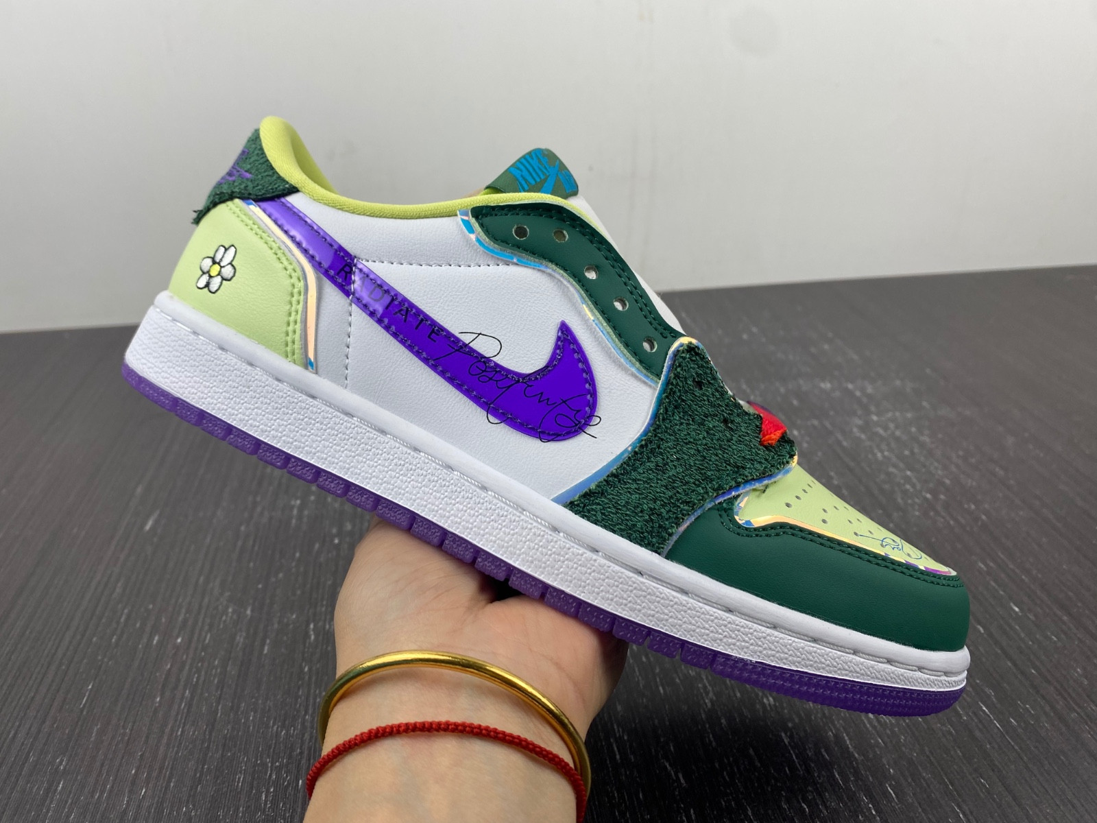 Air Jordan 1 Low OG “Doernbecher”  FD9665-351