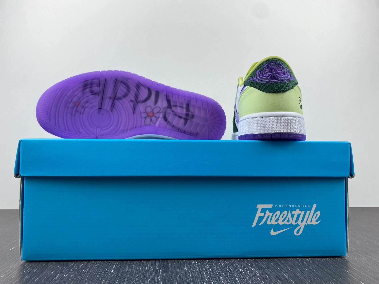 Air Jordan 1 Low OG “Doernbecher”  FD9665-351