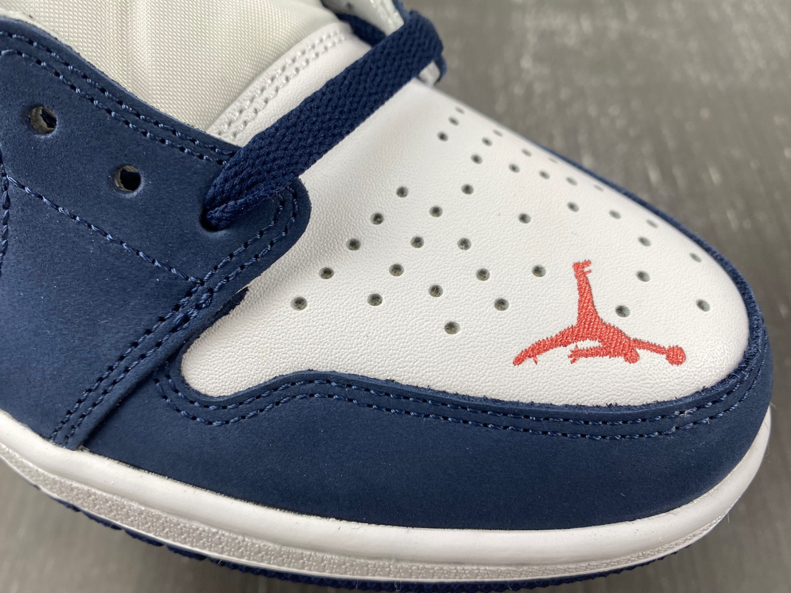 Nike SB x Air Jordan 1 Low CJ7891-400