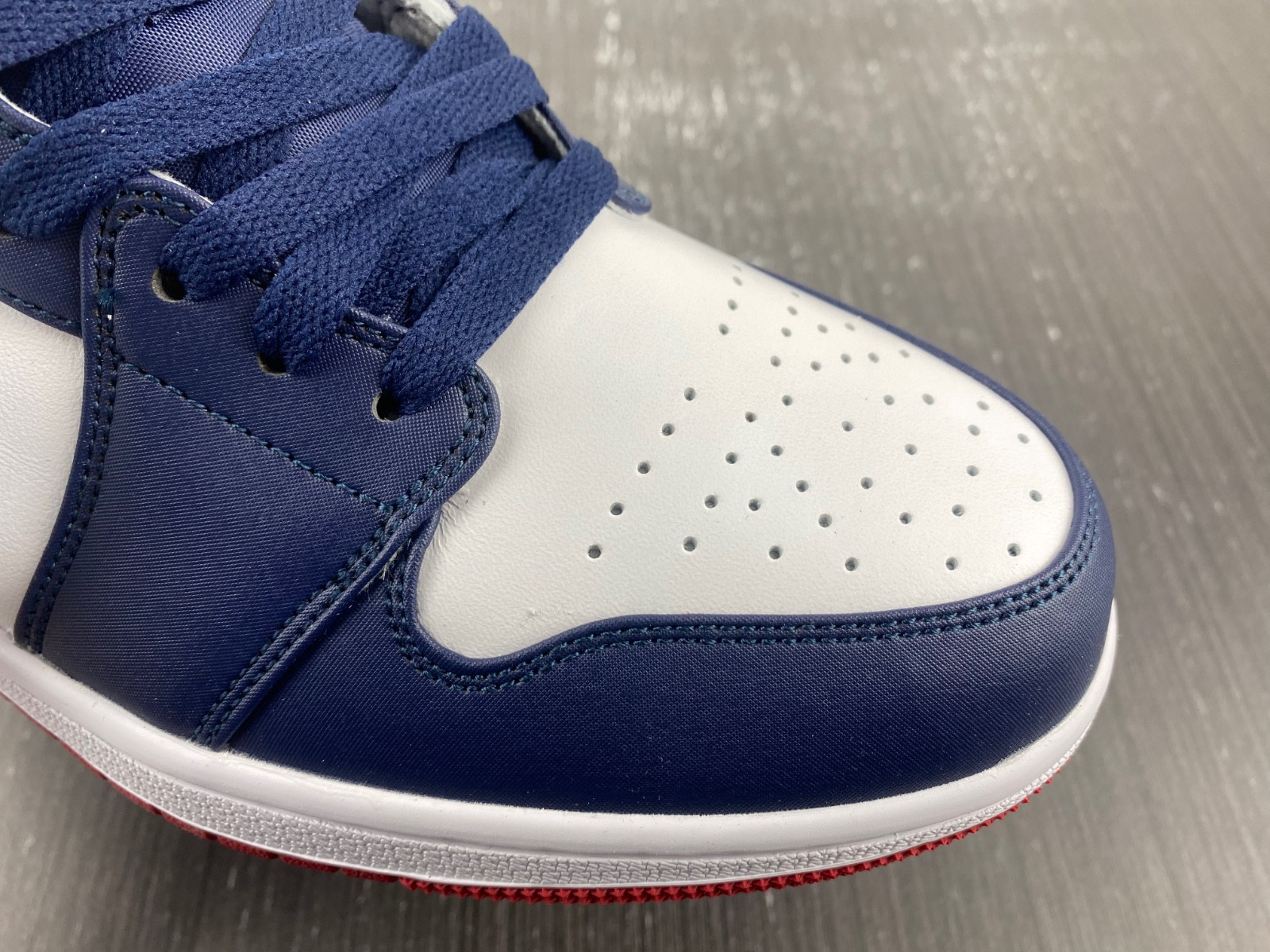 Air Jordan 1 Mid SE “USA” 852542-104