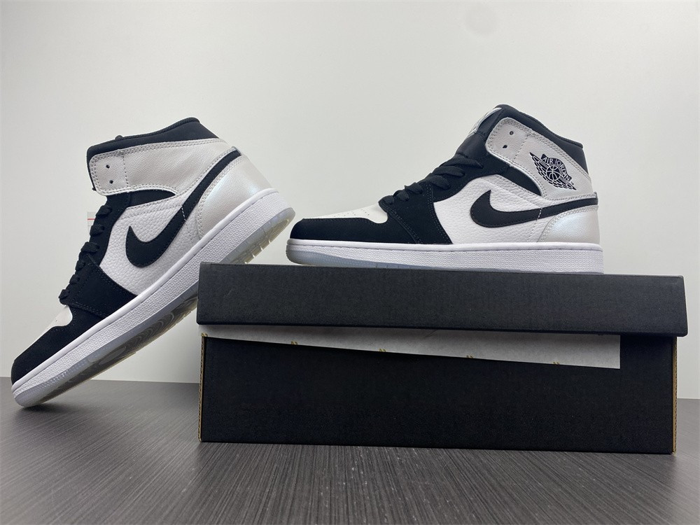 Air Jordan 1 Mid “Diamond Shorts