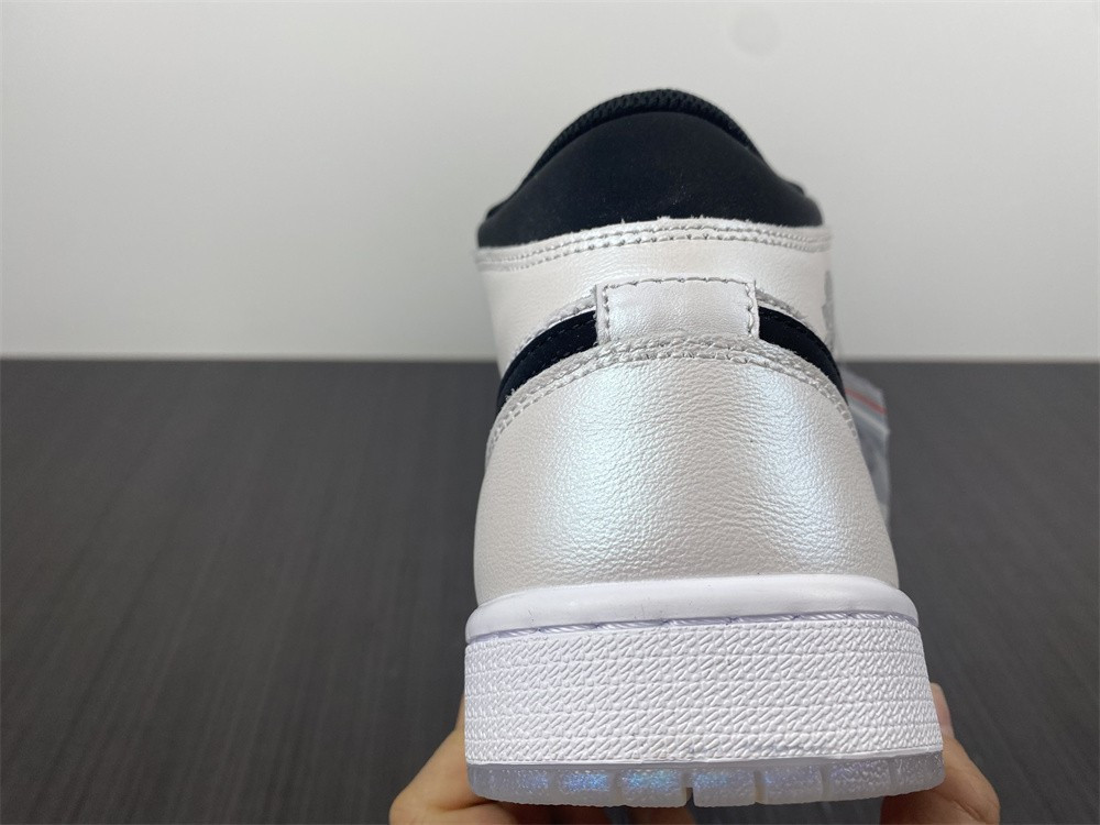 Air Jordan 1 Mid “Diamond Shorts