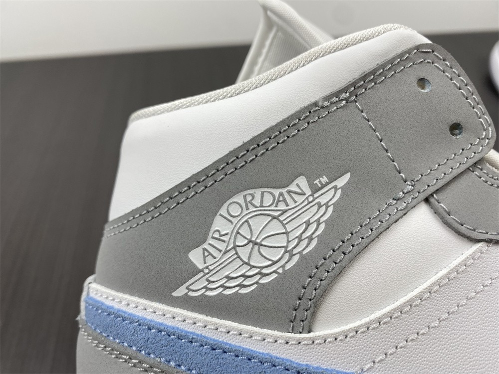 Air Jordan 1 Mid WMNS BQ6472-105
