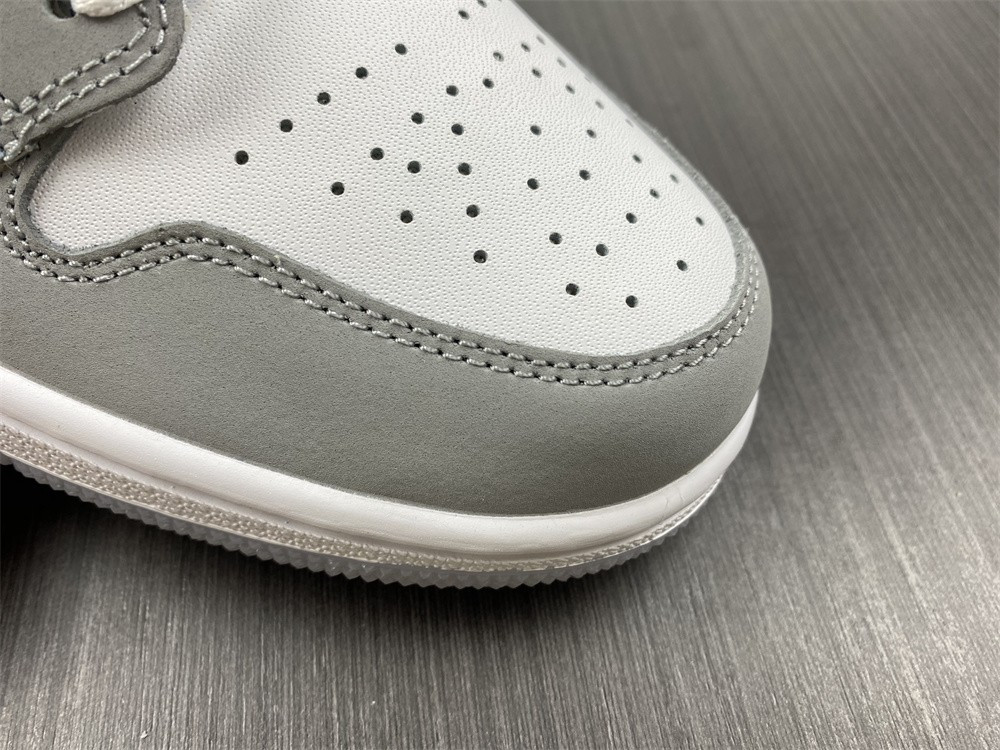 Air Jordan 1 Mid WMNS BQ6472-105