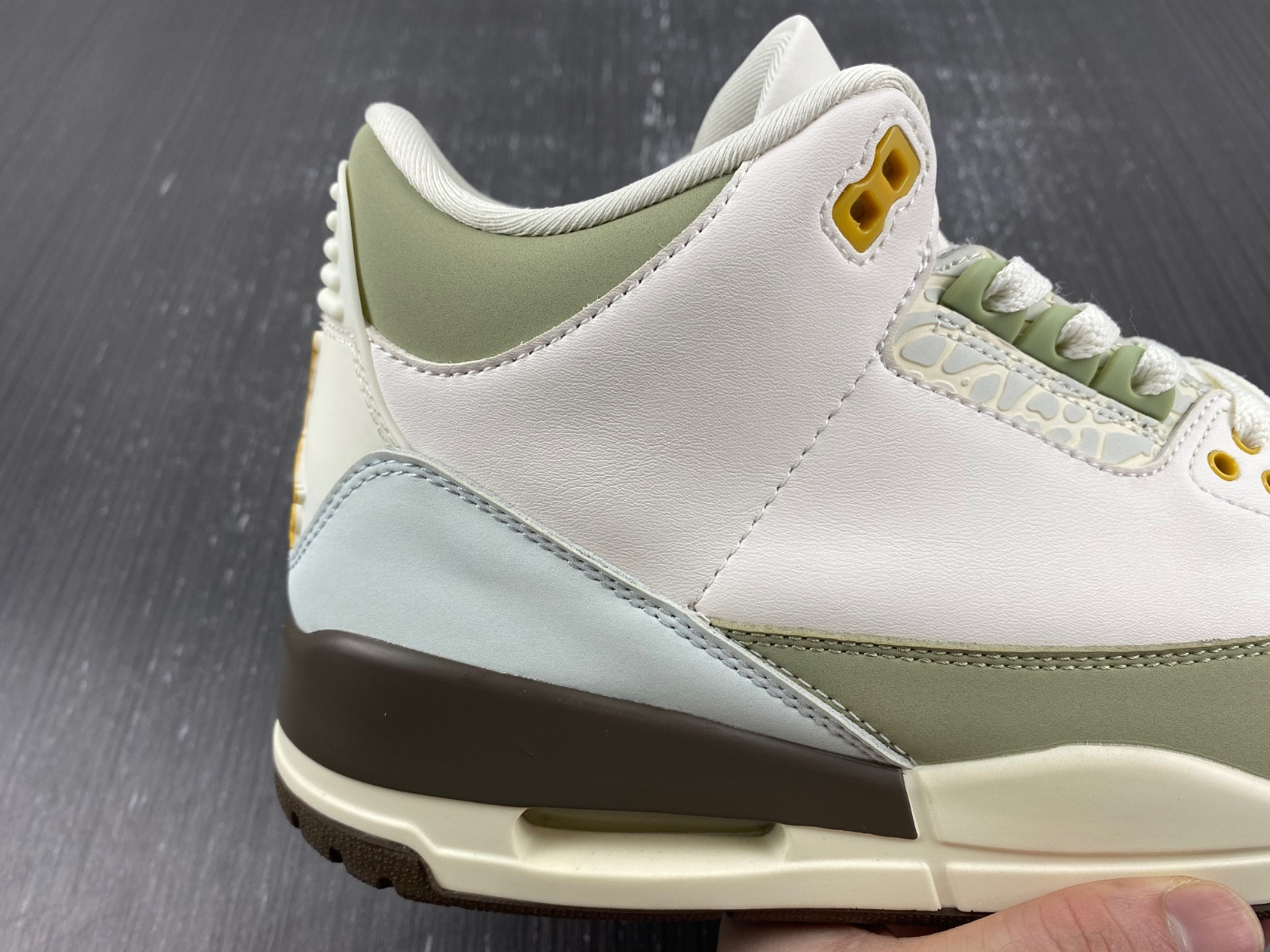 Air Jordan 3 DX6660-800