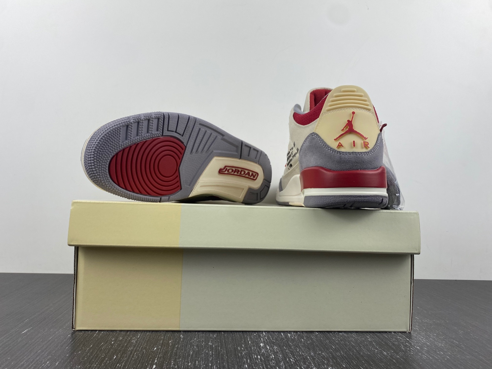 Travis Scott x Air Jordan 3 “Palomino” DH7139-123