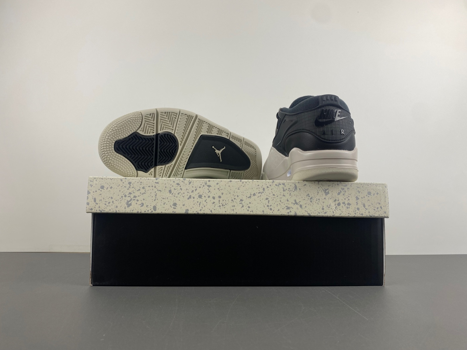 Air Jordan 4 RM FQ7939-001