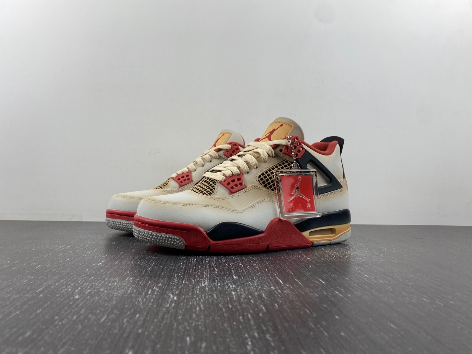 Air Jordan 4 AQ9129-105