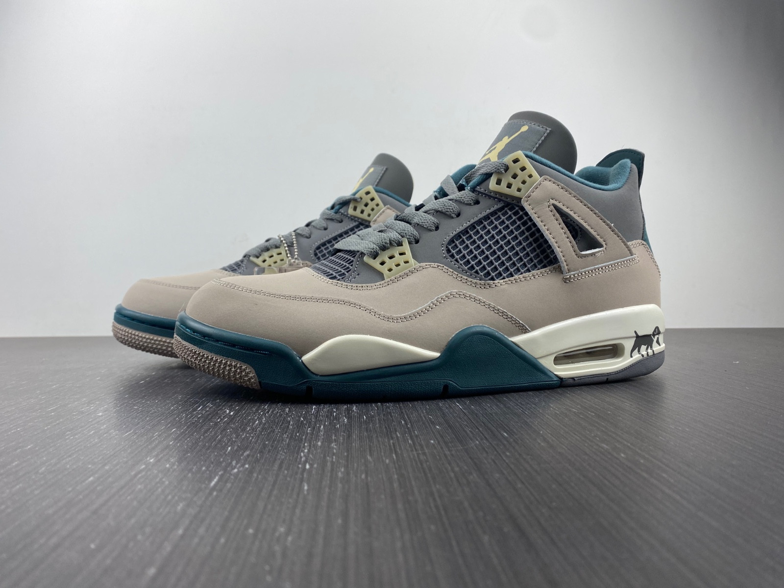 Air Jordan 4