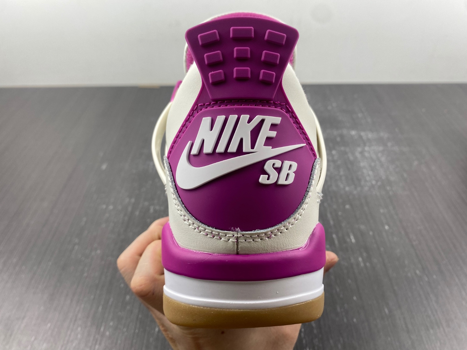 Air Jordan 4 DR5415-106