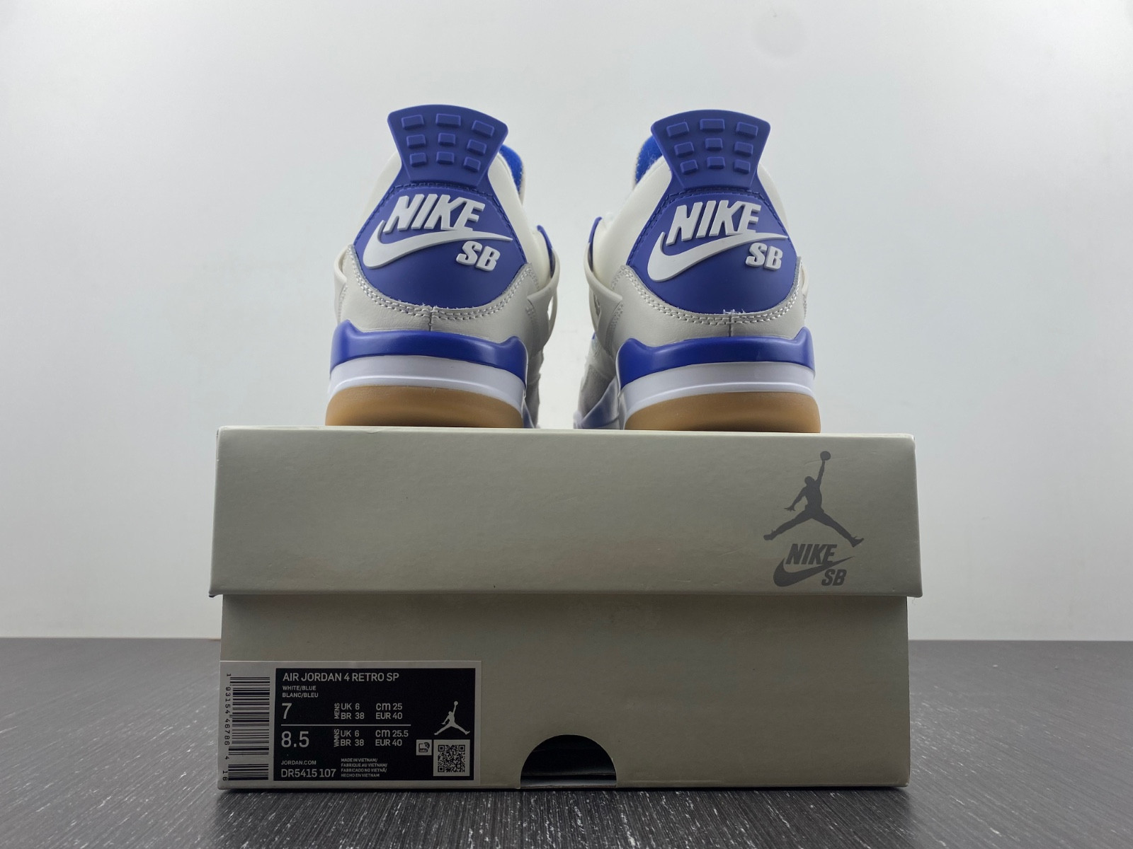 Air Jordan 4 DR5415-107