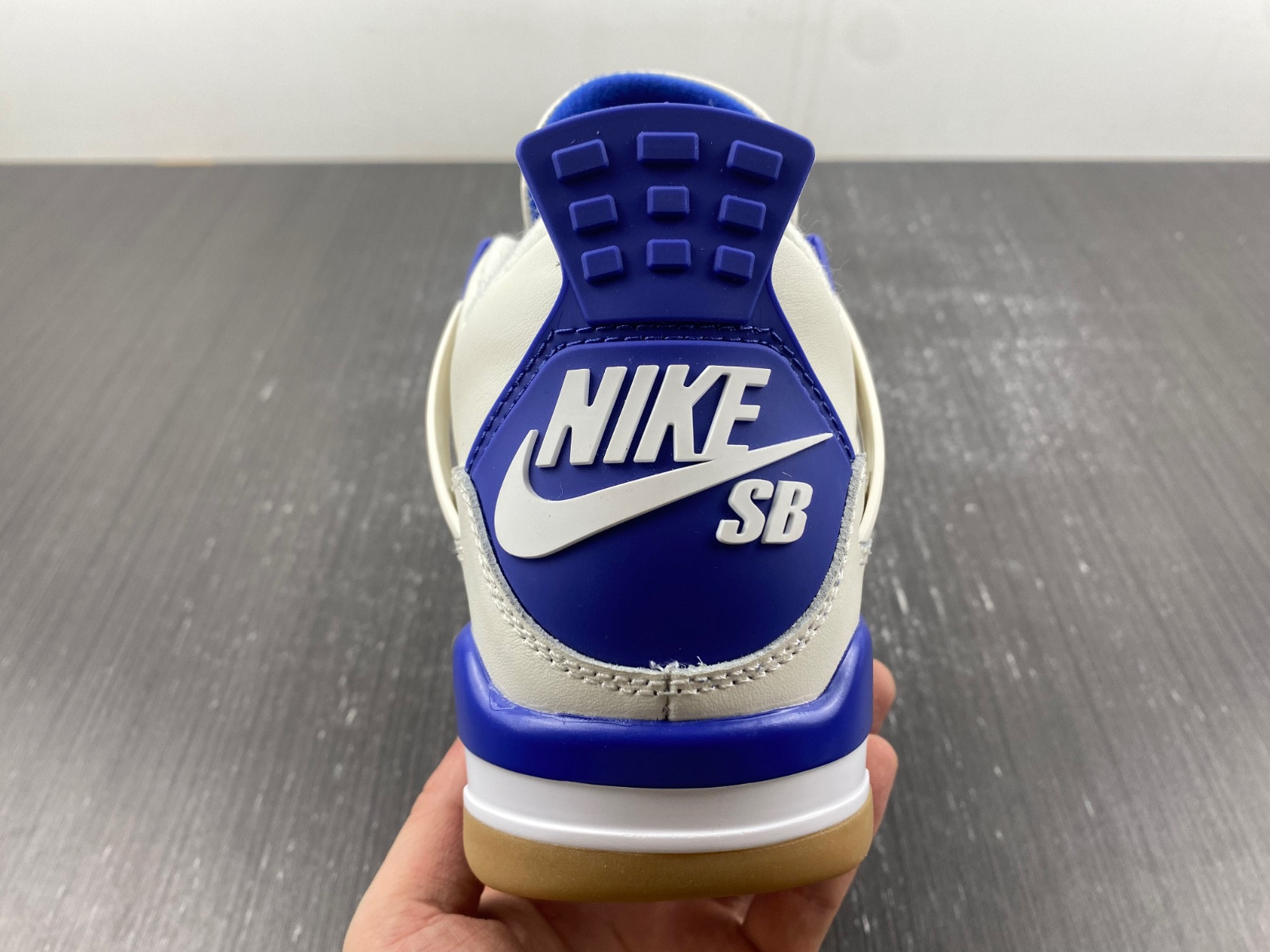 Air Jordan 4 DR5415-107