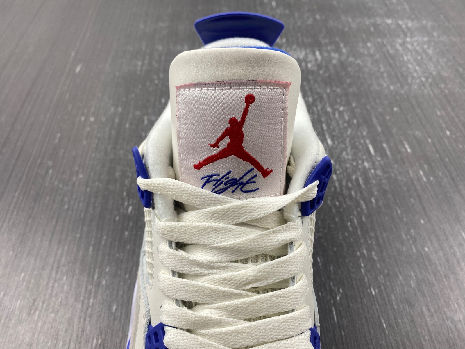 Air Jordan 4 DR5415-107