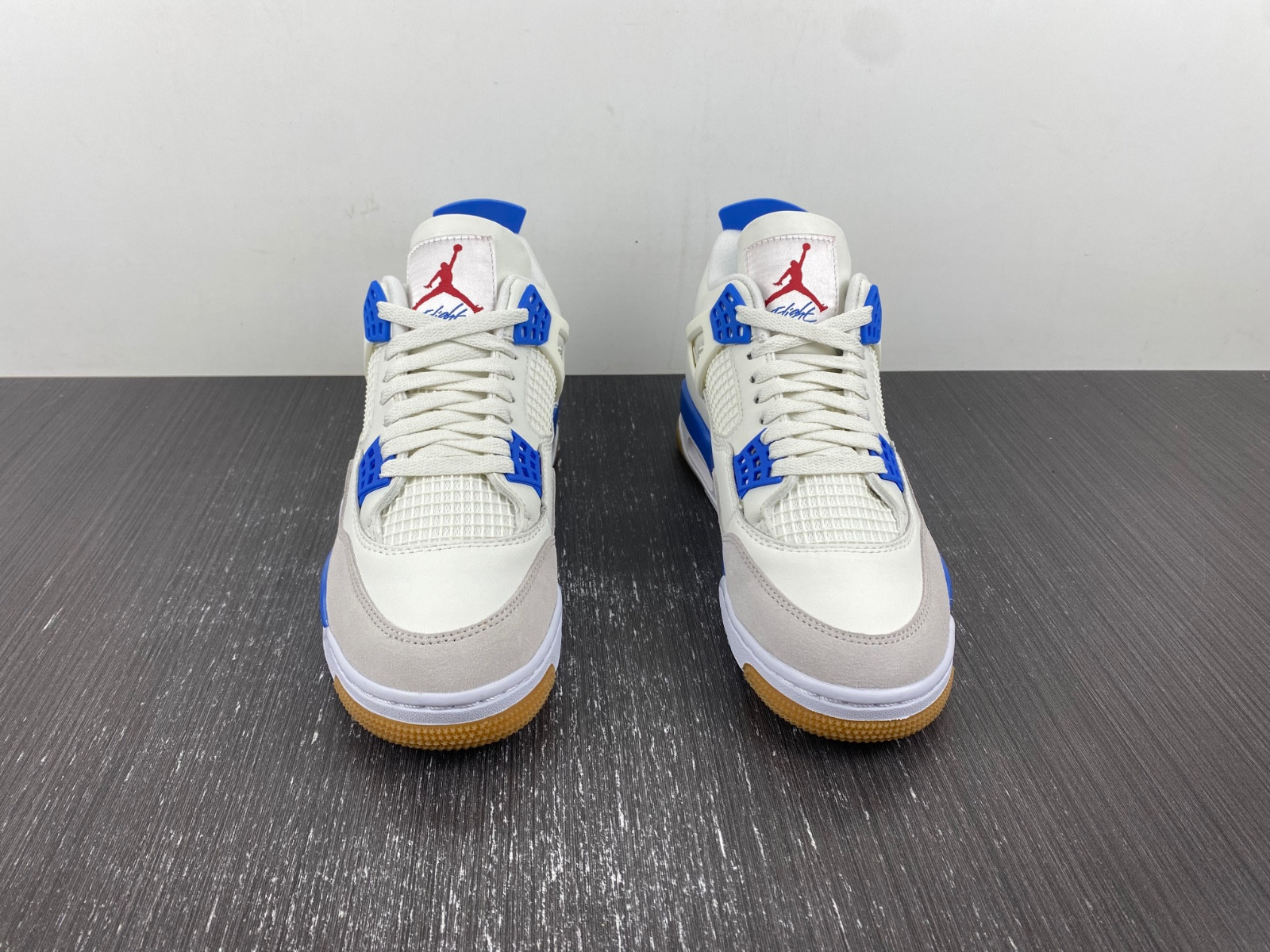SB x Jordan 4 “Sapphire DR5415-104