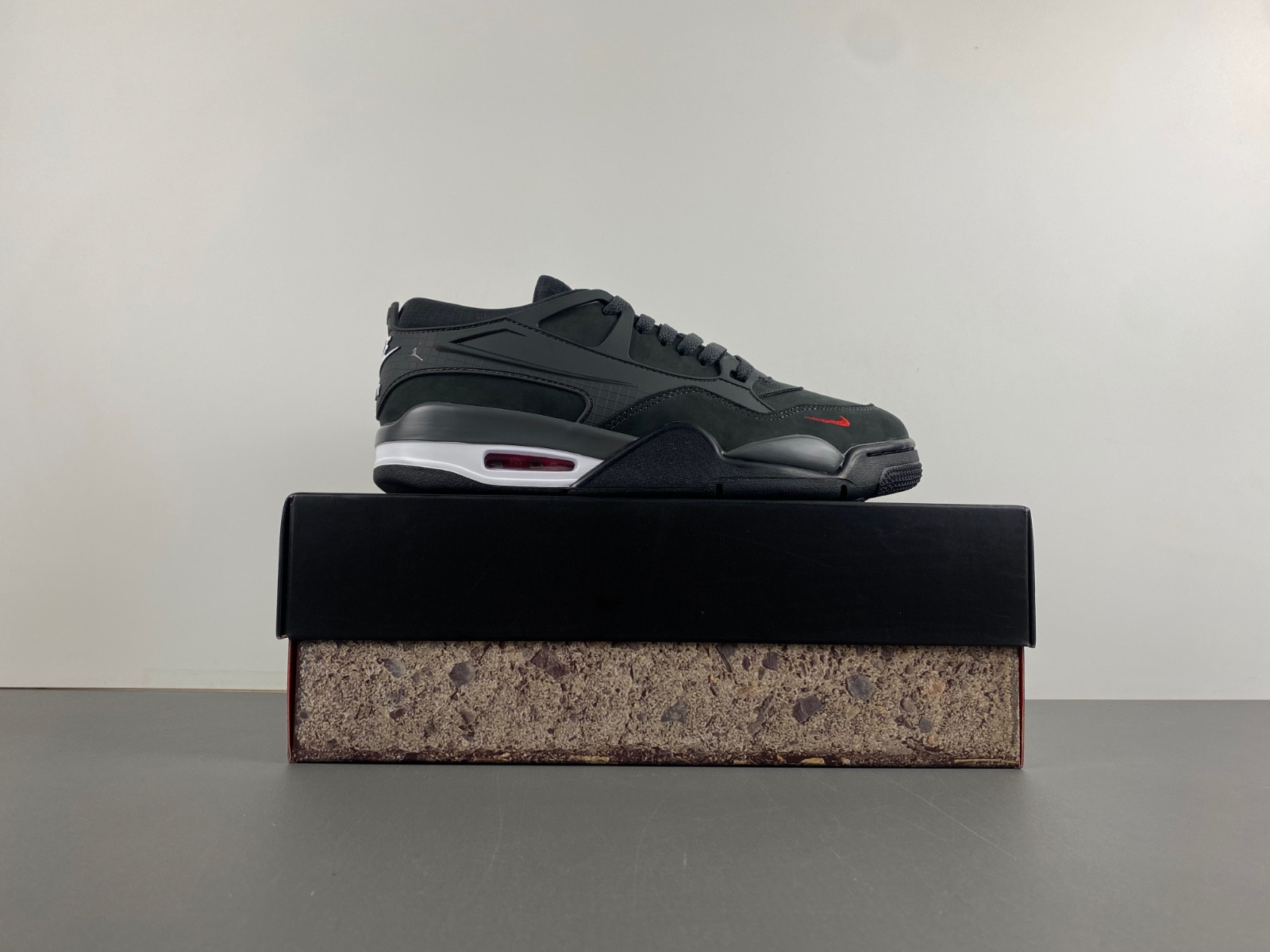 Nigel Sylvester x Air Jordan 4 RM “Driveway Grey” HF4334-004