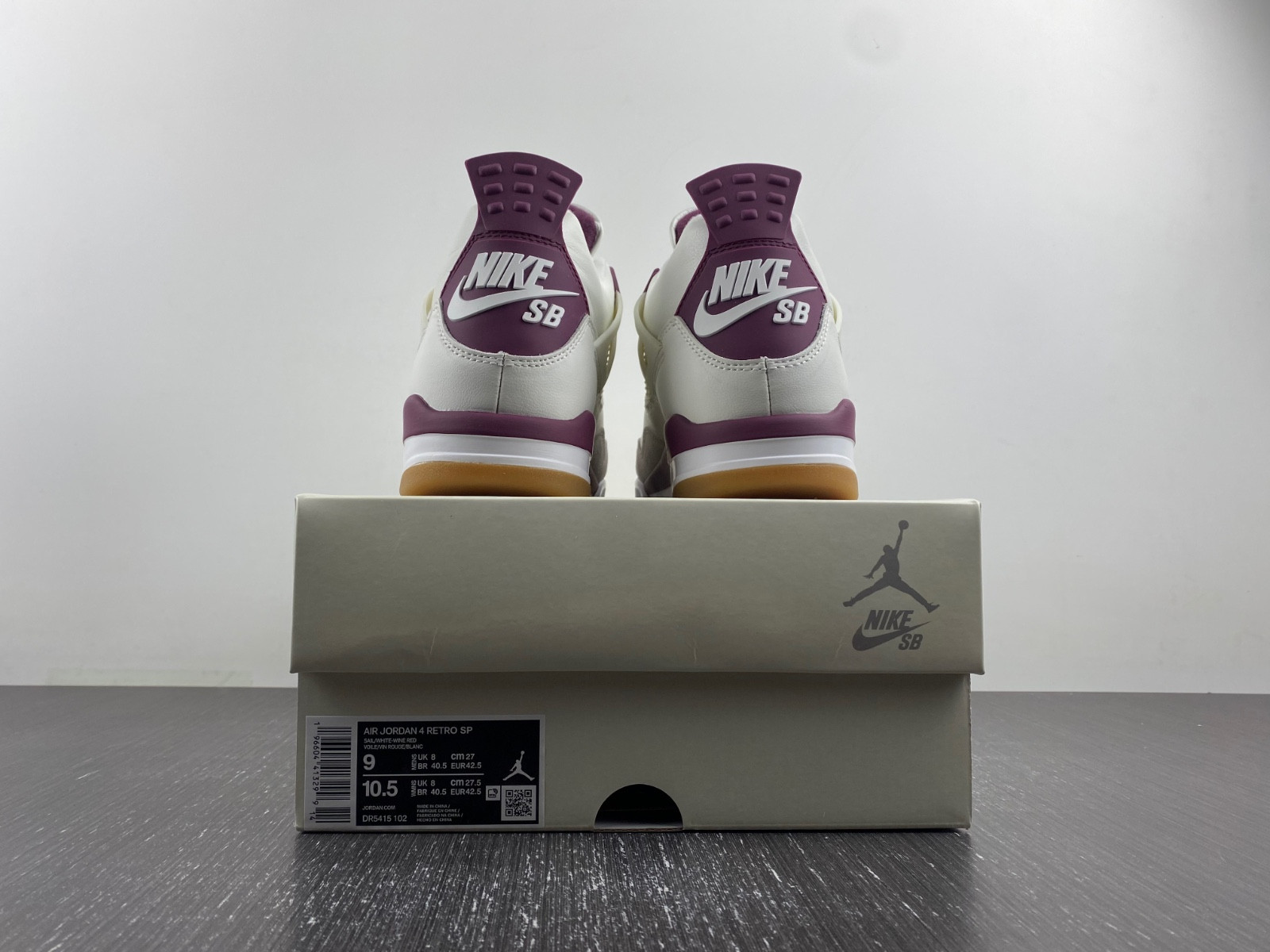 SB x Jordan 4 “Sapphire DR5415-102
