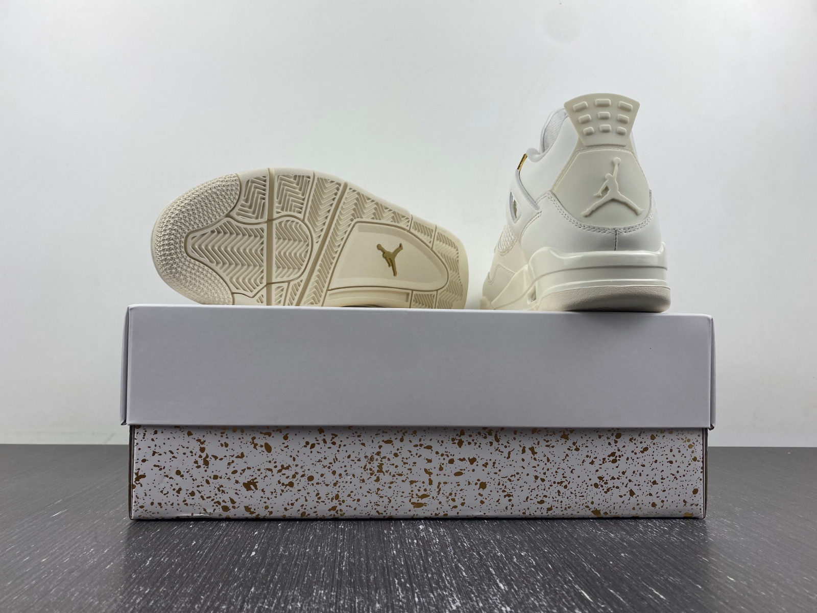 Air Jordan 4  AQ9129-003