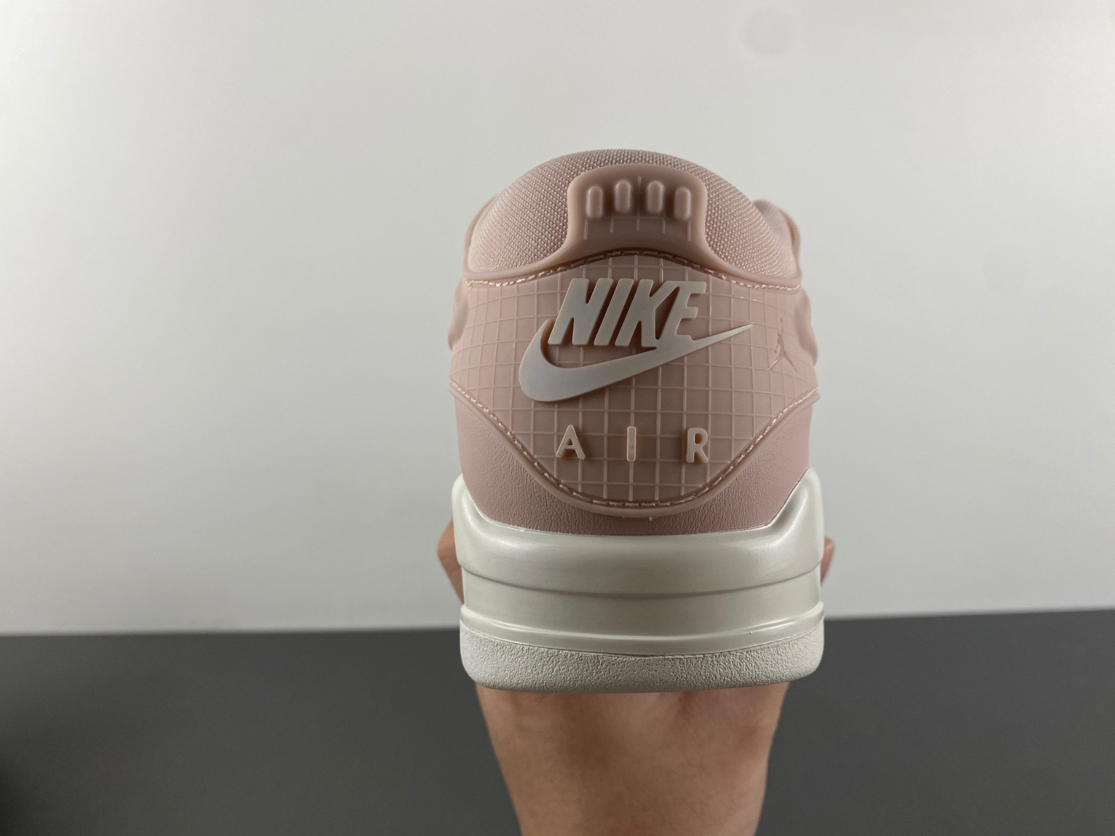 Air Jordan 4 PM “Pink Oxford” (W)  FQ7940-600