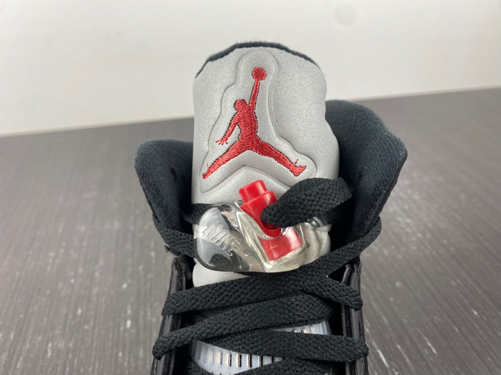 Jordan 5 Retro Black Metallic 845035-003