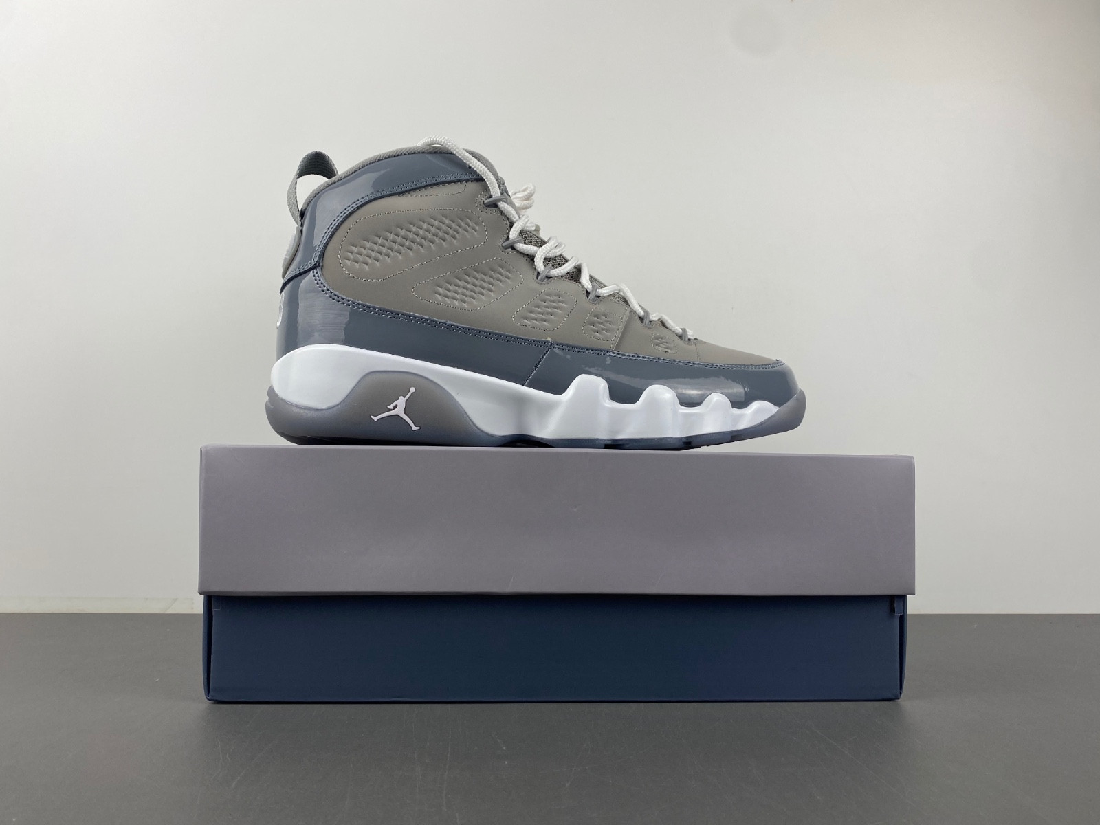 Air Jordan 9