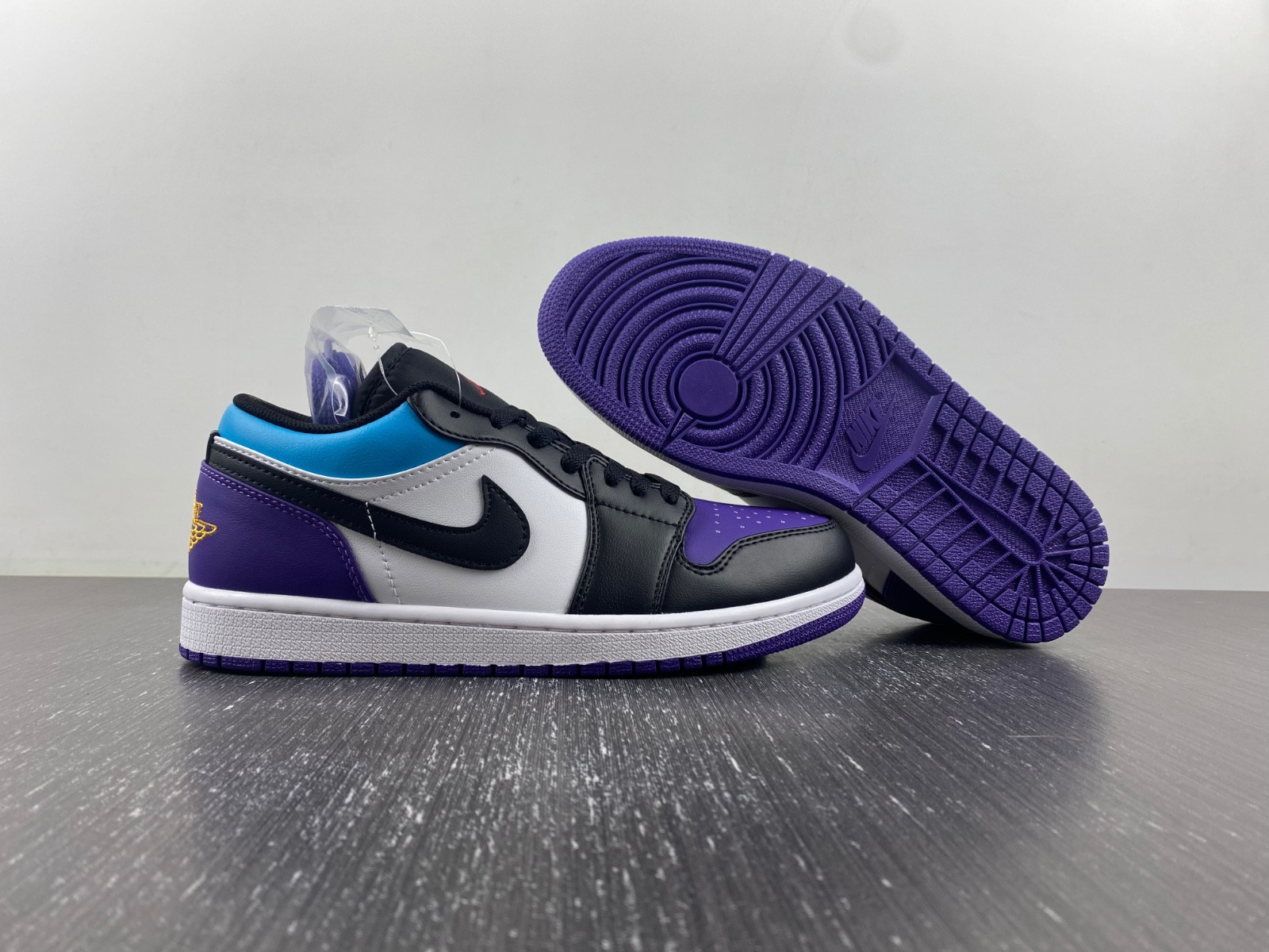 Air Jordan 1 Low 553558-154