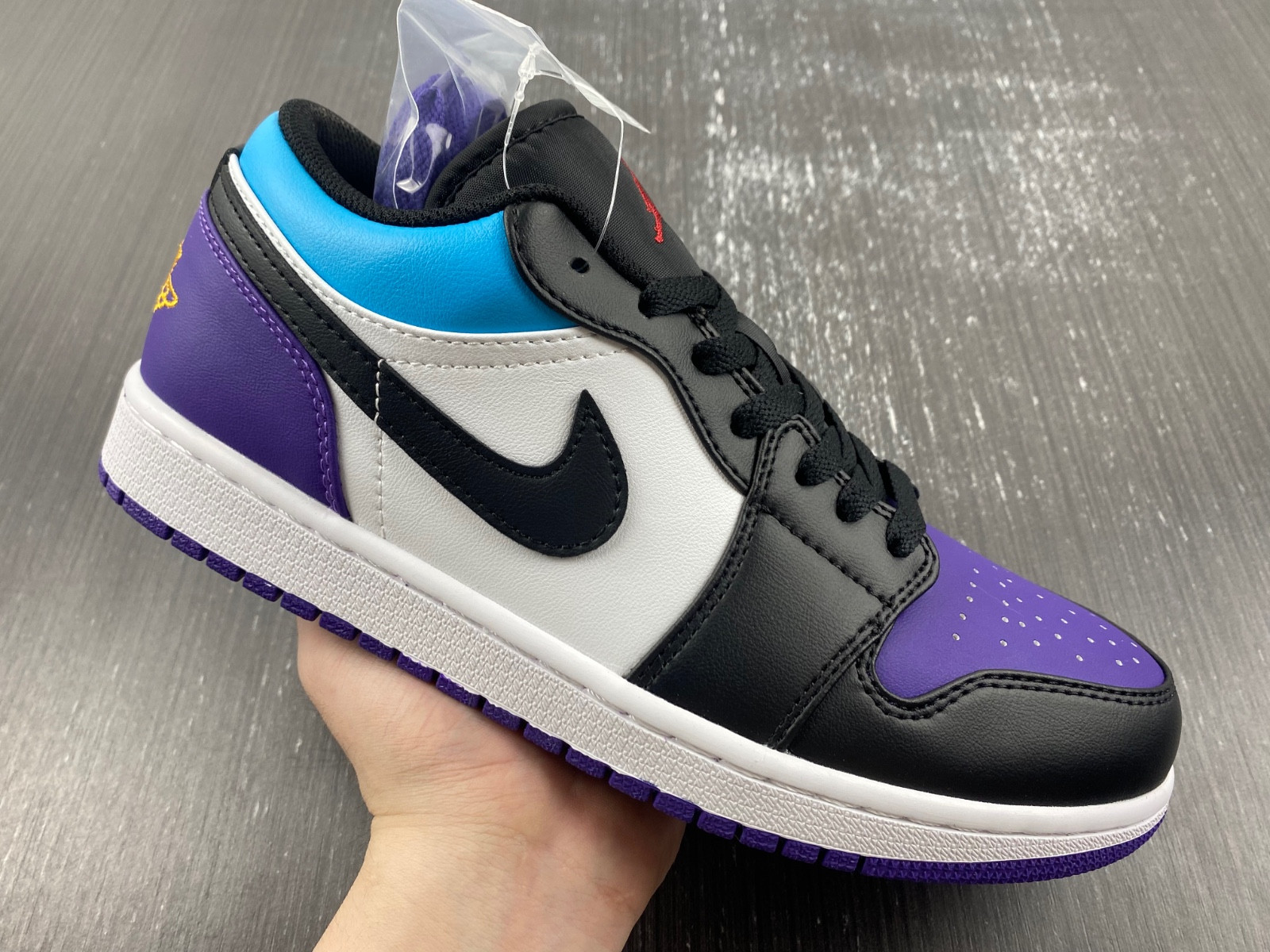 Air Jordan 1 Low 553558-154