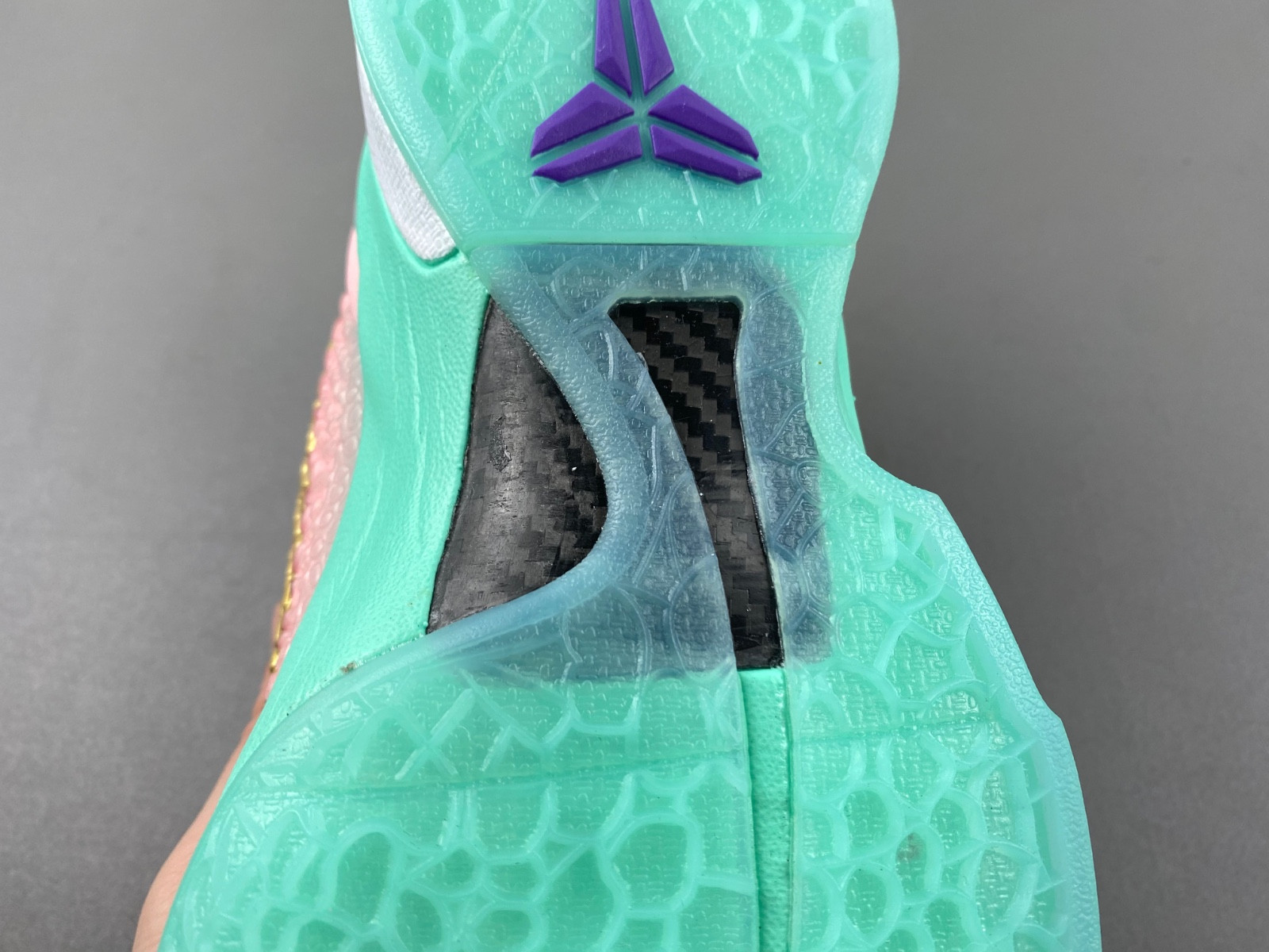 Zoom Kobe 6 CM2190-201