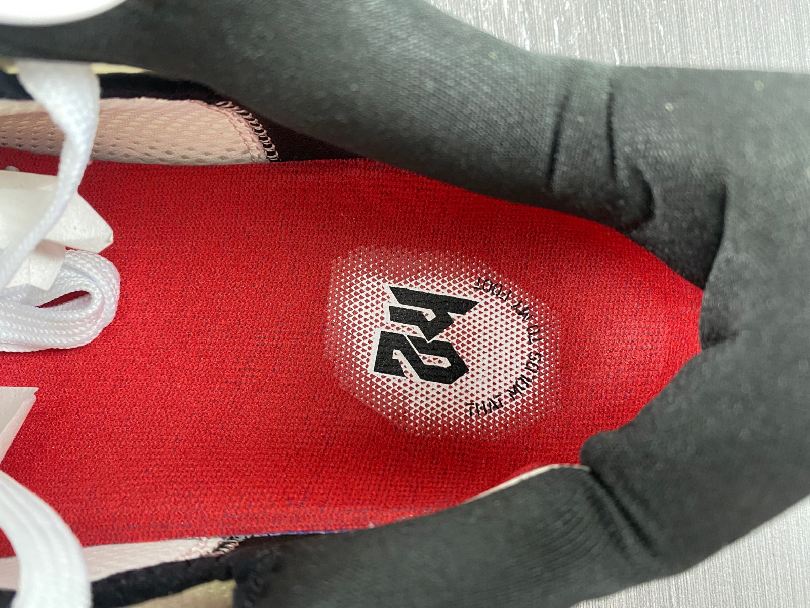 Kobe 6  CW2190-400