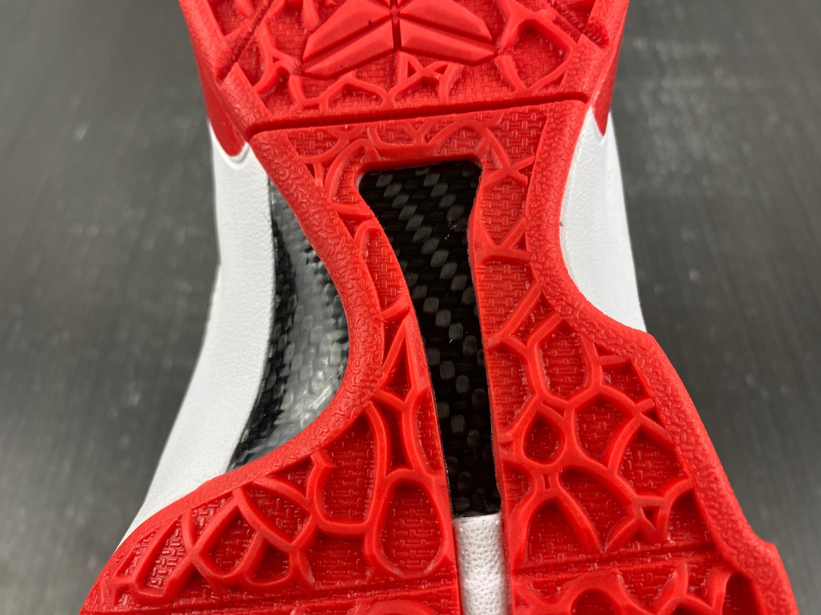 Kobe 6  CW2190-400