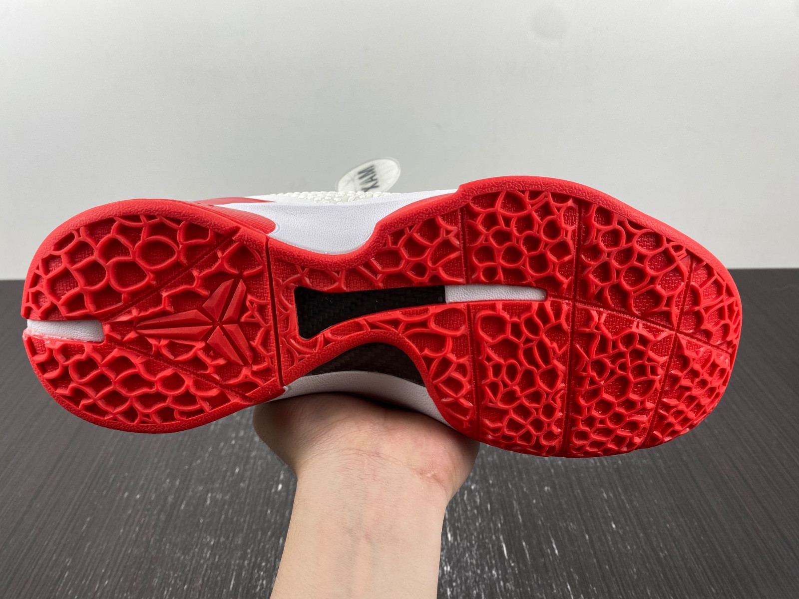 Kobe 6  CW2190-400