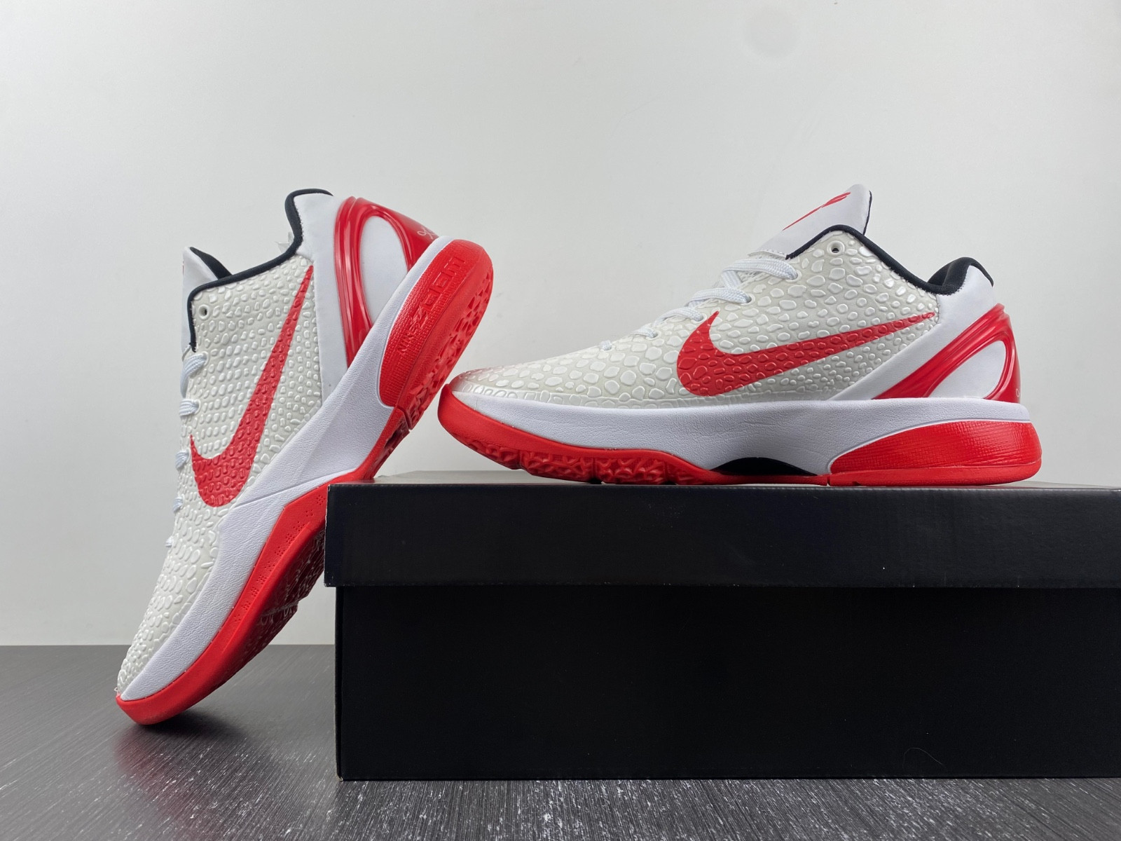 Kobe 6  CW2190-400