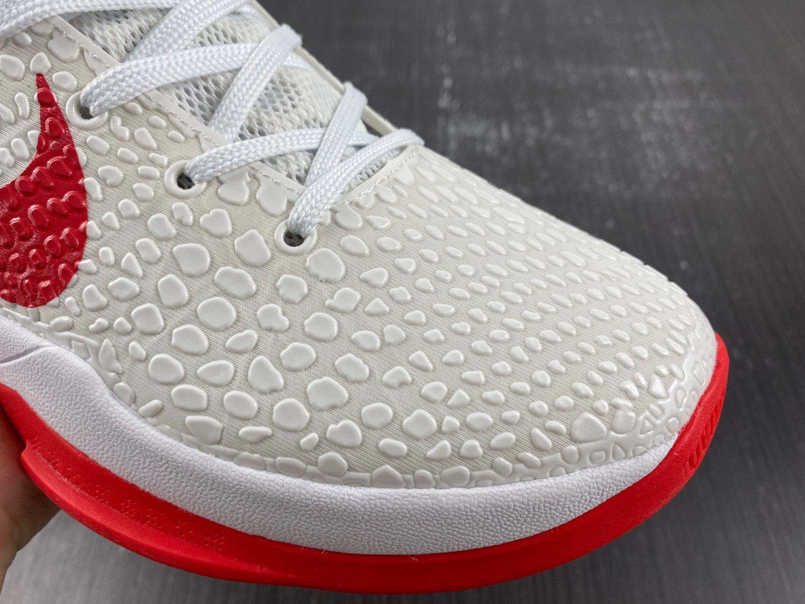 Kobe 6  CW2190-400