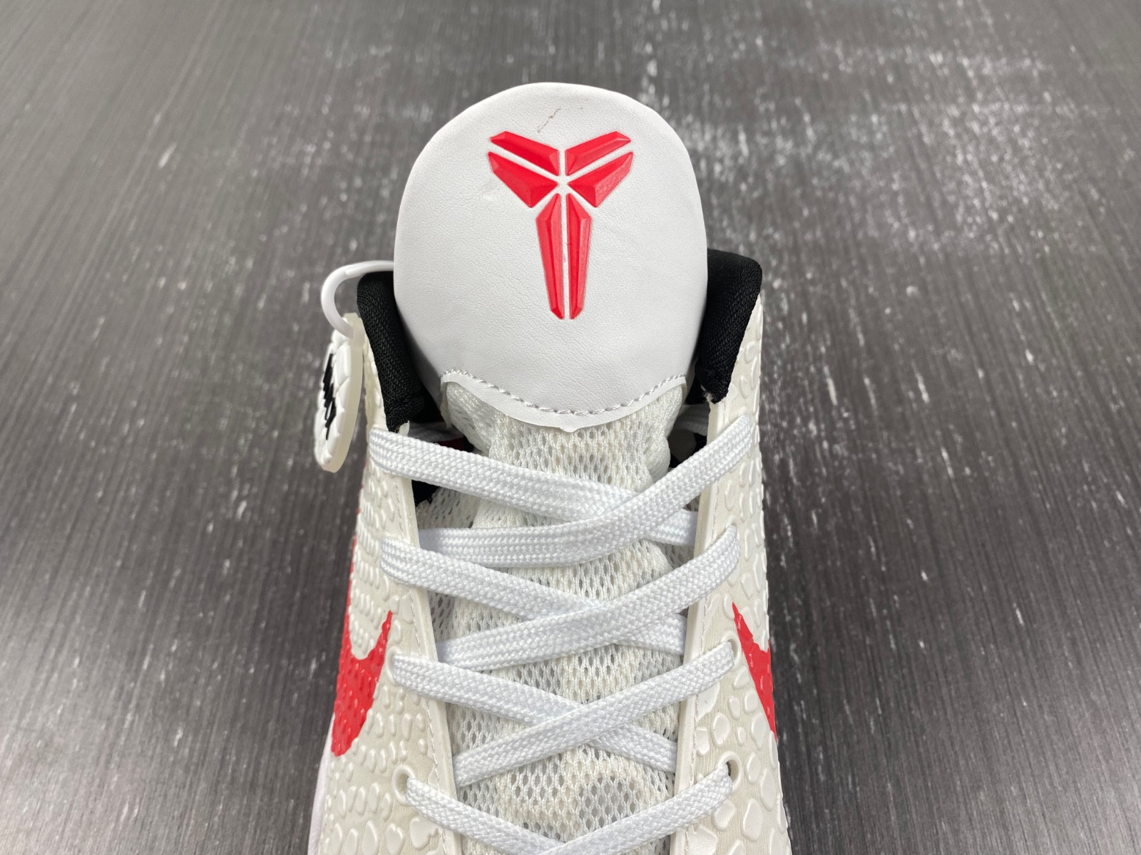Kobe 6  CW2190-400
